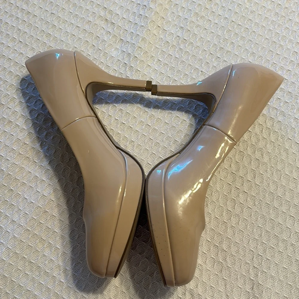 Madden girl‎ NWOB Nude Round Toe Heel